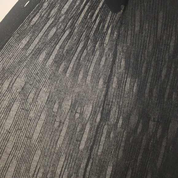 Chic Black Button-Front Cardigan - Picture 2 of 3